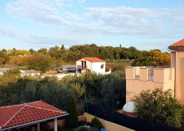 Appartamento With A Parking Space Vinkuran, Pula - 7653 Medolino